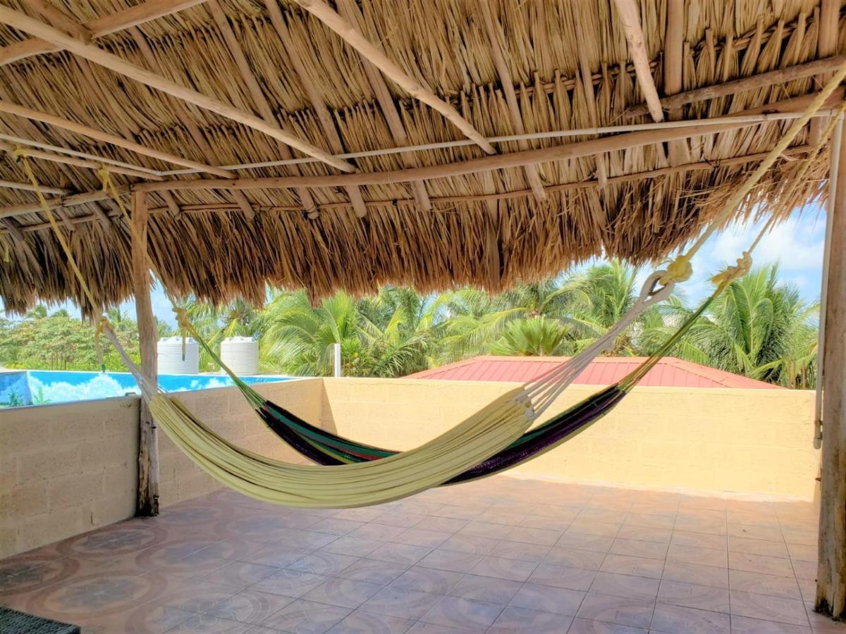 Beach Club Condos At Popeyes Caye Caulker Exteriér fotografie
